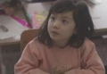 何かを持っている　・・・♪