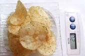 ・・間食・・ポテチ２０ｇ１１１ｶﾛﾘｰ 画像1