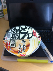 特盛きつねうどん・どん兵衛／汁ヾ・・・汗 画像1
