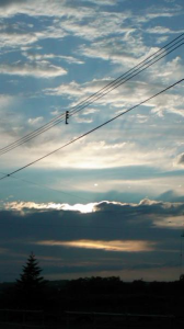 黄昏時間近の空。 画像2