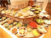 家族で食事 画像2