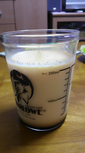 「約」と書いてある計量カップ 画像1