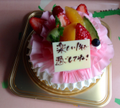 ピンクドレスのホールケーキ 画像1