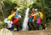 4名パーティで沢登り 画像3