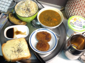 朝のカレーと冷奴焼きそば 画像1