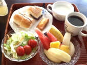 サケ塩焼きなど豪華夕食は 画像1