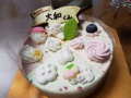 わざと派手に