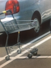 『　駐車場のカート！　』 画像3