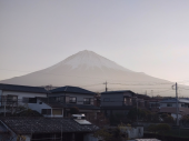霞かかった富士山 画像1