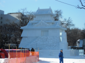 金曜／祭り前の雪像 画像1