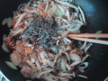 ほたてとしめじの塩昆布炒め 手順4